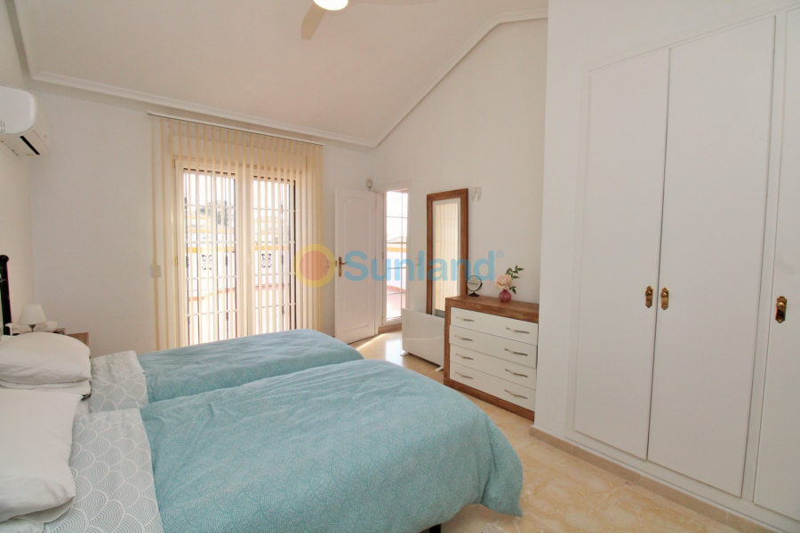 Använda fastigheter - Villa - Villamartin - Los Dolses