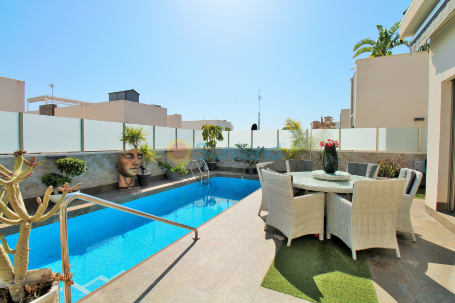 Resale - Villa - Villamartin