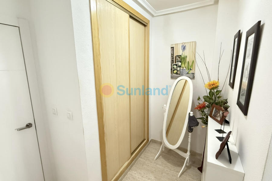 Resale - Apartment - Orihuela Costa - 