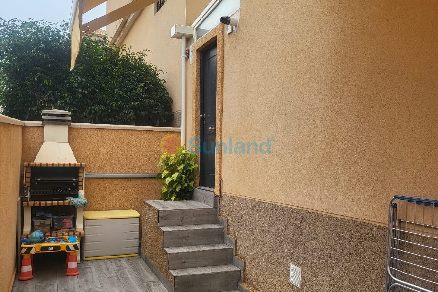 Använda fastigheter - Villa - Orihuela Costa - Villamartin