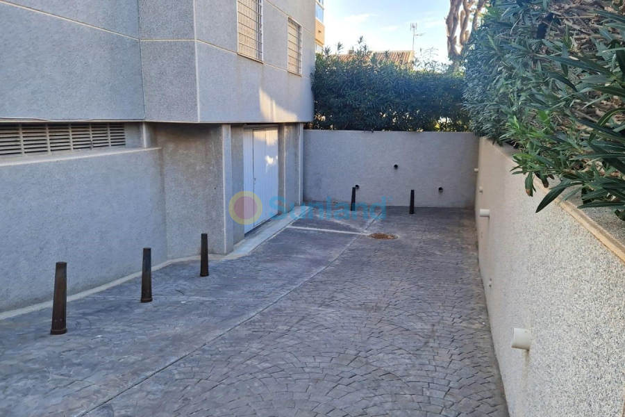 Resale - Townhouse - Torrevieja - 