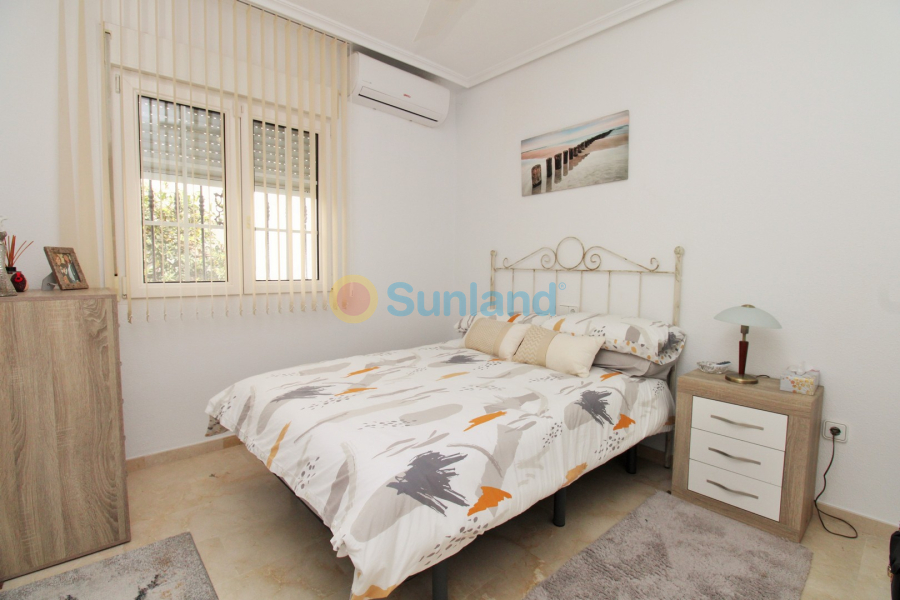 Använda fastigheter - Villa - Villamartin - Los Dolses