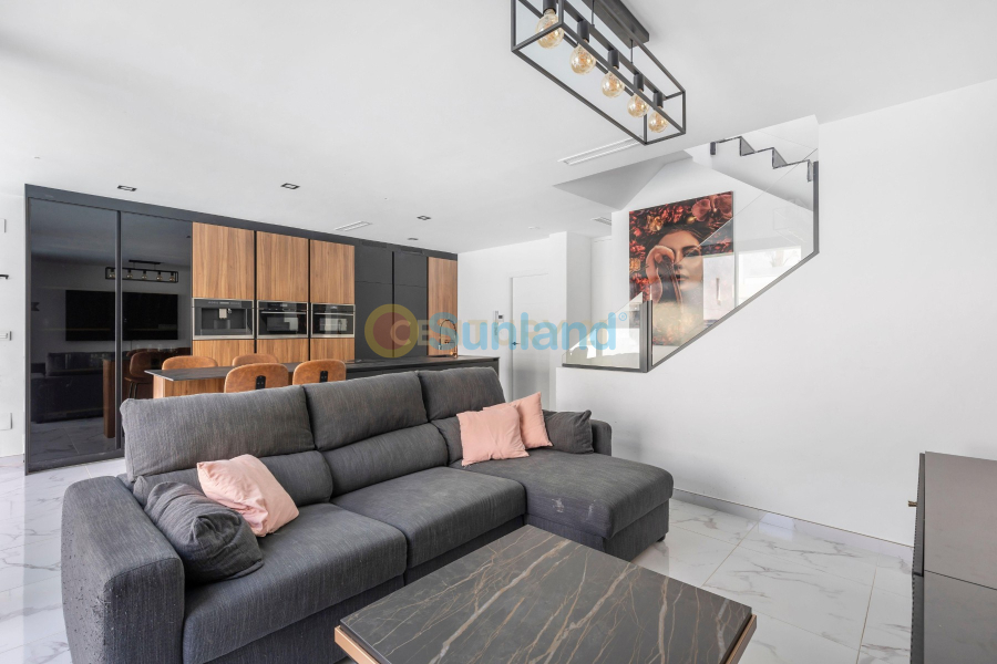 Resale - Villa - Los Montesinos - 