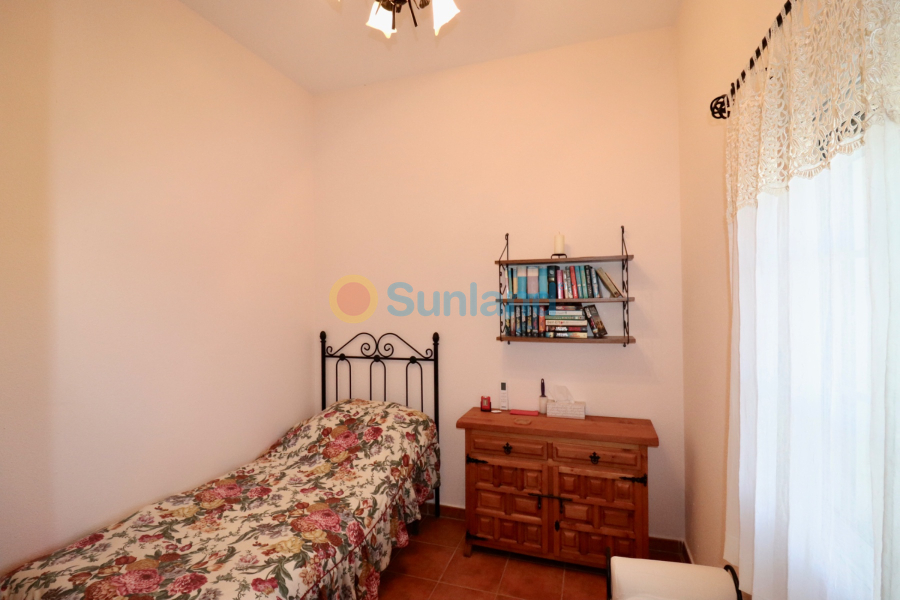 Resale - Country house - Catral