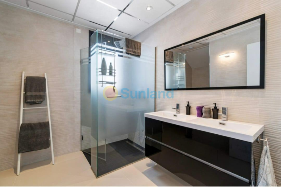 Segunda mano - V - Orihuela Costa - Campoamor