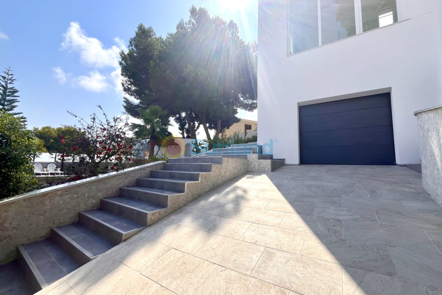 Resale - V - Los Balcones