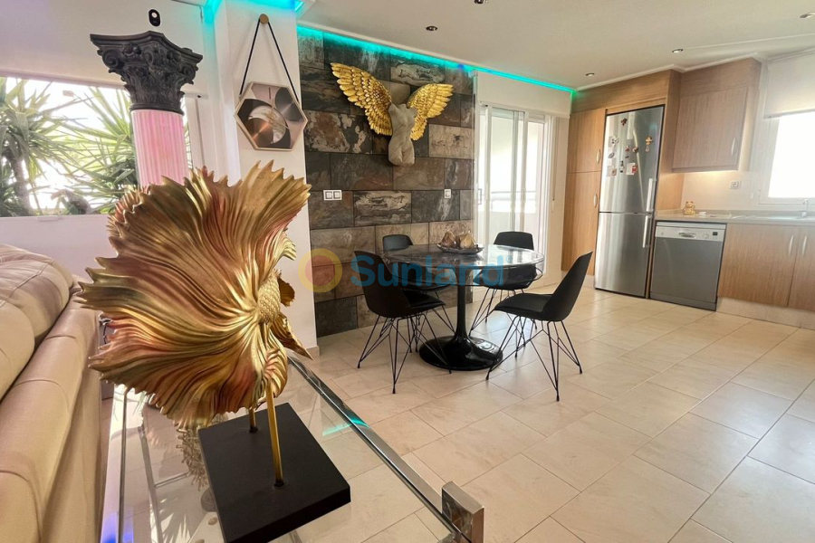 Resale - A - Los Dolses