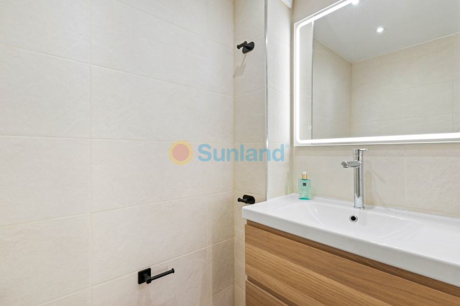 Resale - 3. Semi - Detached Villa - Orihuela Costa