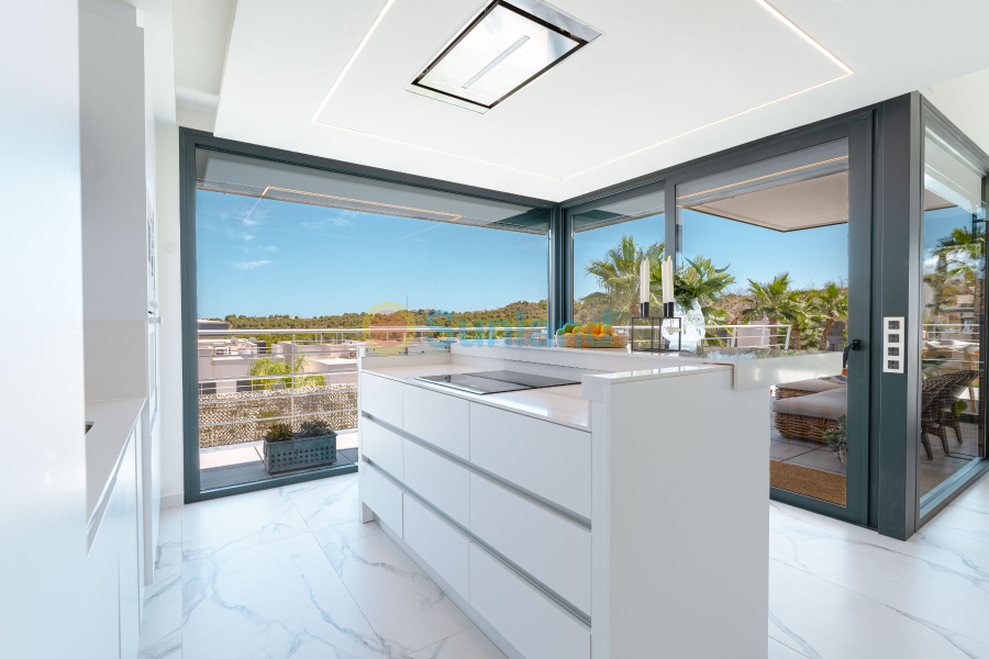 Segunda mano - Chalet - San Miguel de Salinas - Urbanizaciones