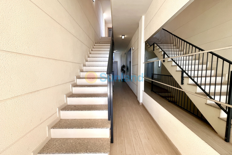 Resale - P - Los Dolses