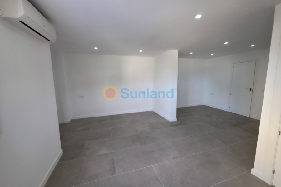 Вторичка - Bилла - Ciudad Quesada