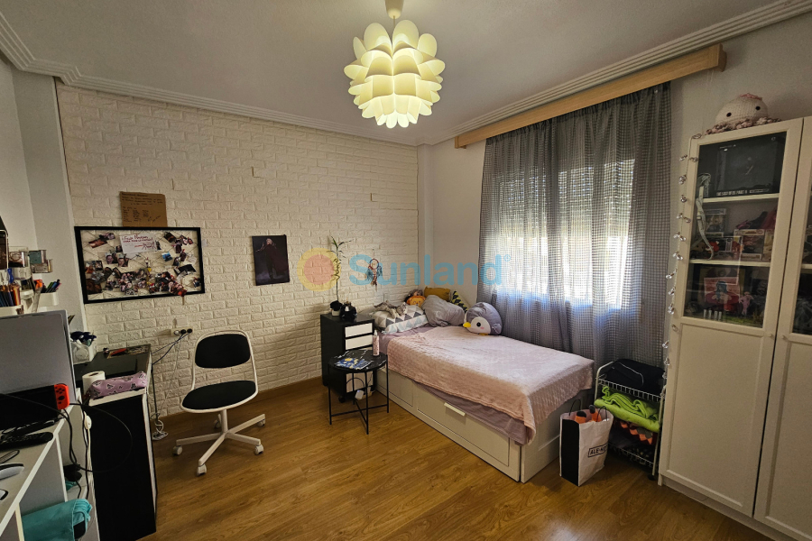 Använda fastigheter - Villa - Los Altos - Royal Park