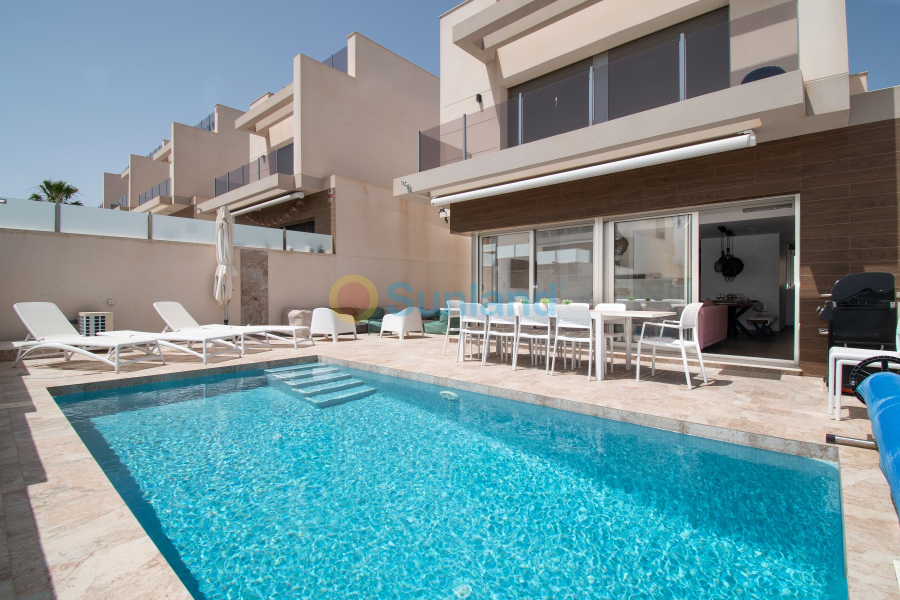 Använda fastigheter - Villa - Orihuela Costa - Villamartin