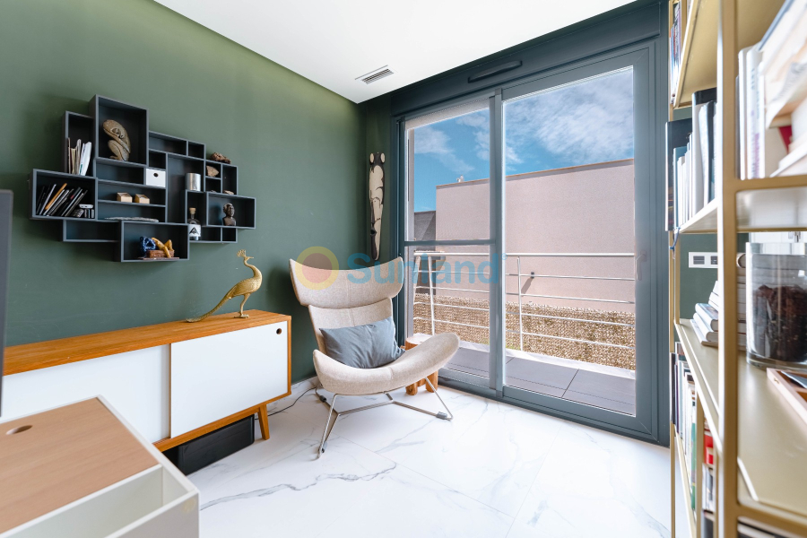 Segunda mano - Chalet - San Miguel de Salinas - Urbanizaciones