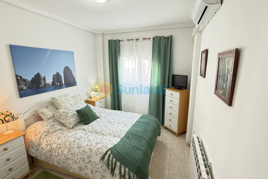 Resale - Apartment - Orihuela Costa - 
