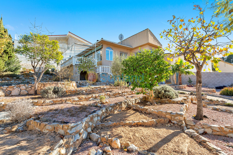 Resale - Villa - Torrevieja - 