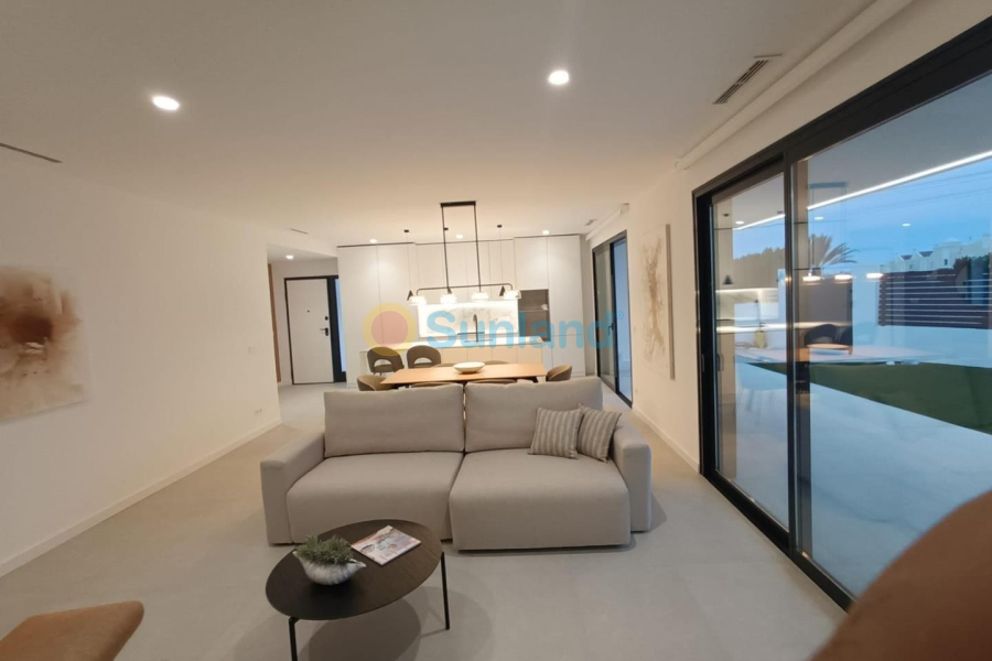 Вторичка - Bилла - Ciudad Quesada