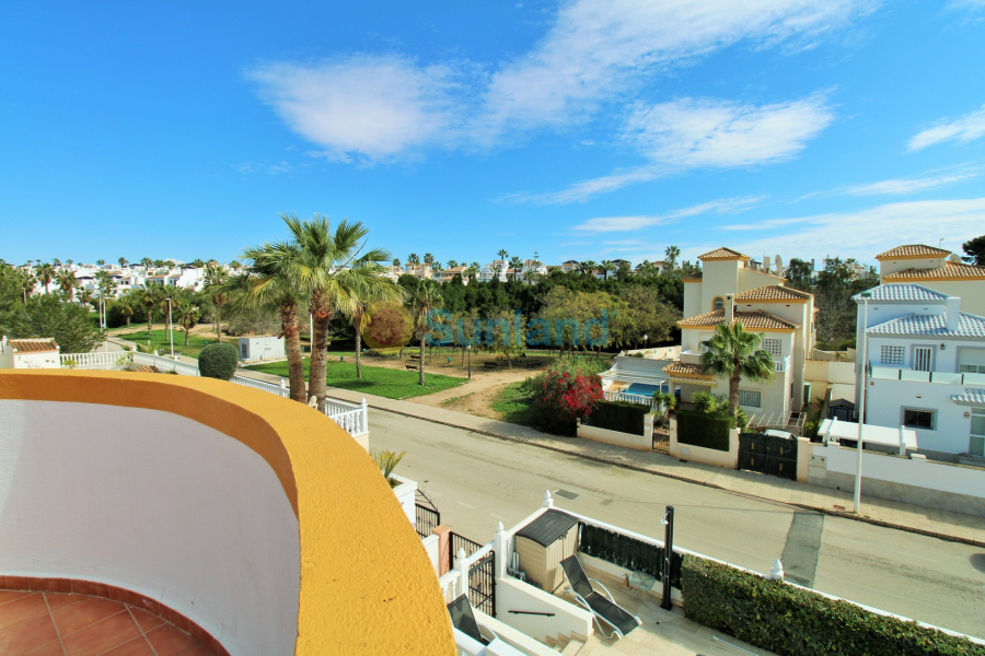 Använda fastigheter - Villa - Villamartin - Los Dolses