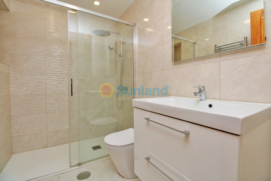 Resale - Apartment - Villamartin - PAU 8