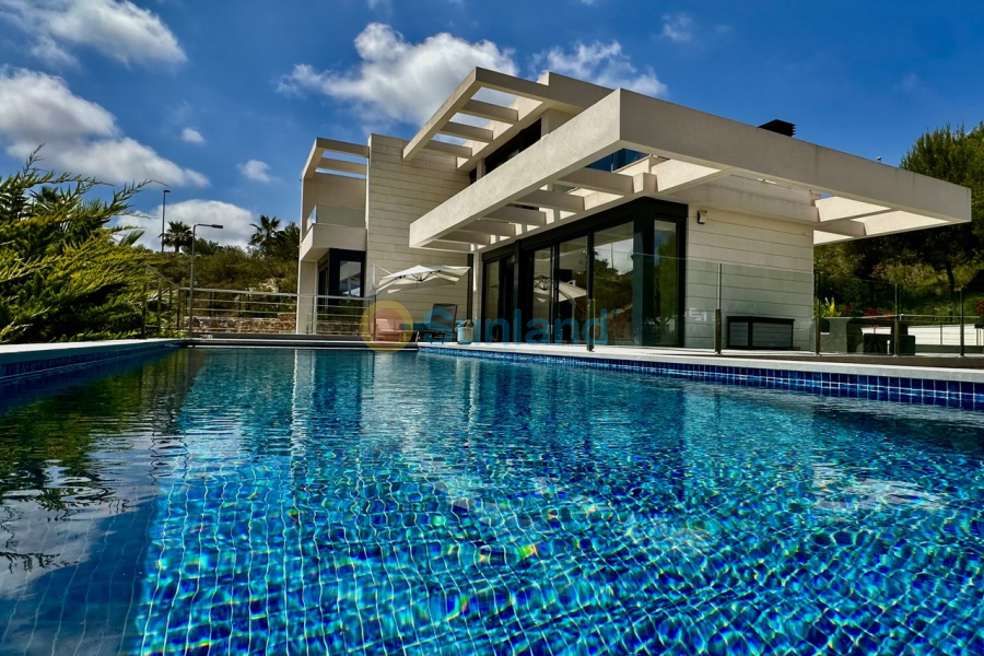 Resale - V - Las Colinas Golf Resort