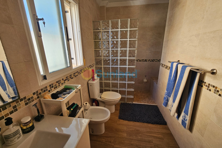 Använda fastigheter - Villa - Los Altos - Royal Park