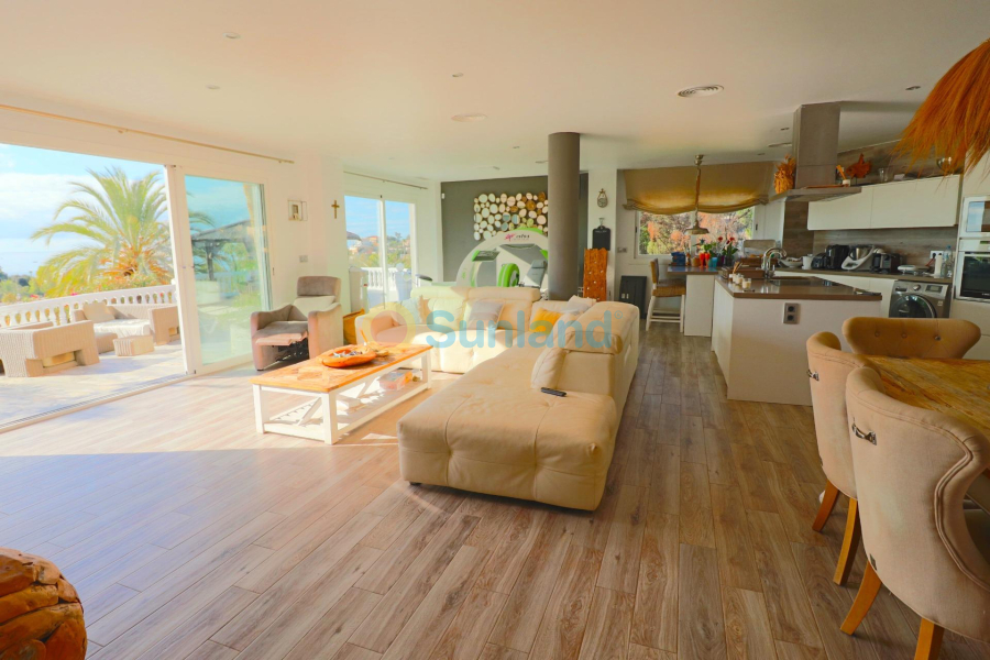 Resale - Villa - El Campello - 