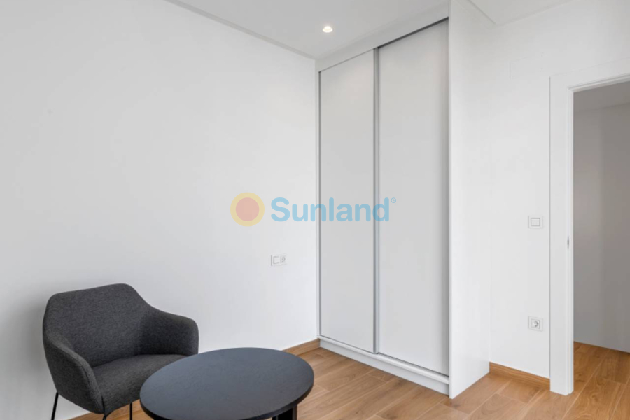 Вторичка - Bилла - Ciudad Quesada