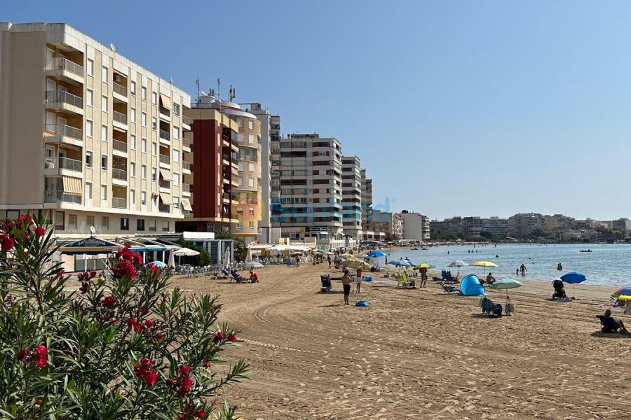Resale - Apartment - Torrevieja