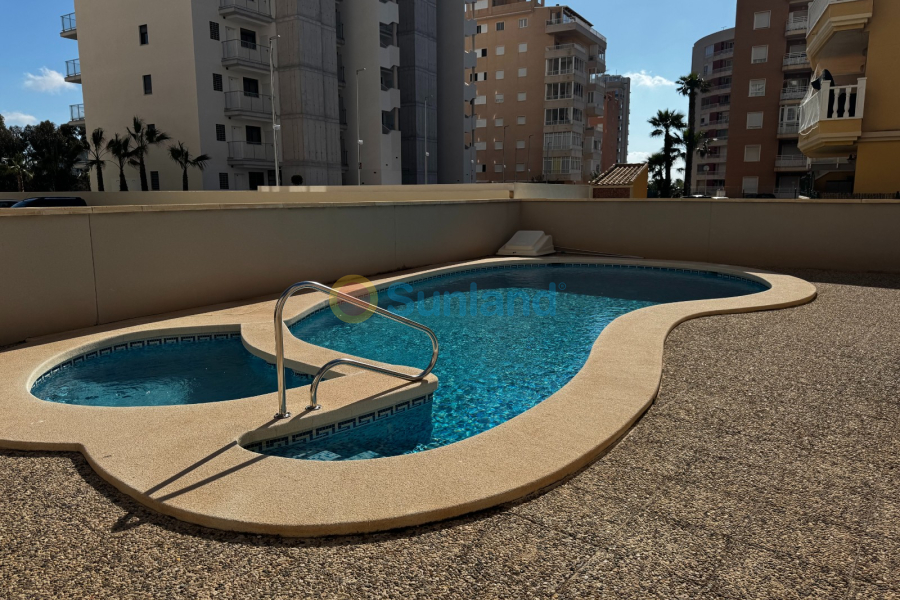 Segunda mano - Apartamento - Guardamar del Segura - Puerto Deportivo
