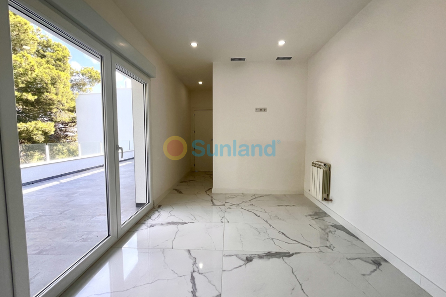 Resale - V - Los Balcones