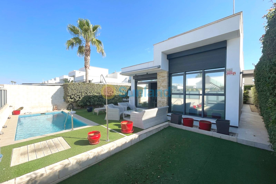 Segunda mano - Chalet - Ciudad Quesada - Pueblo Bravo