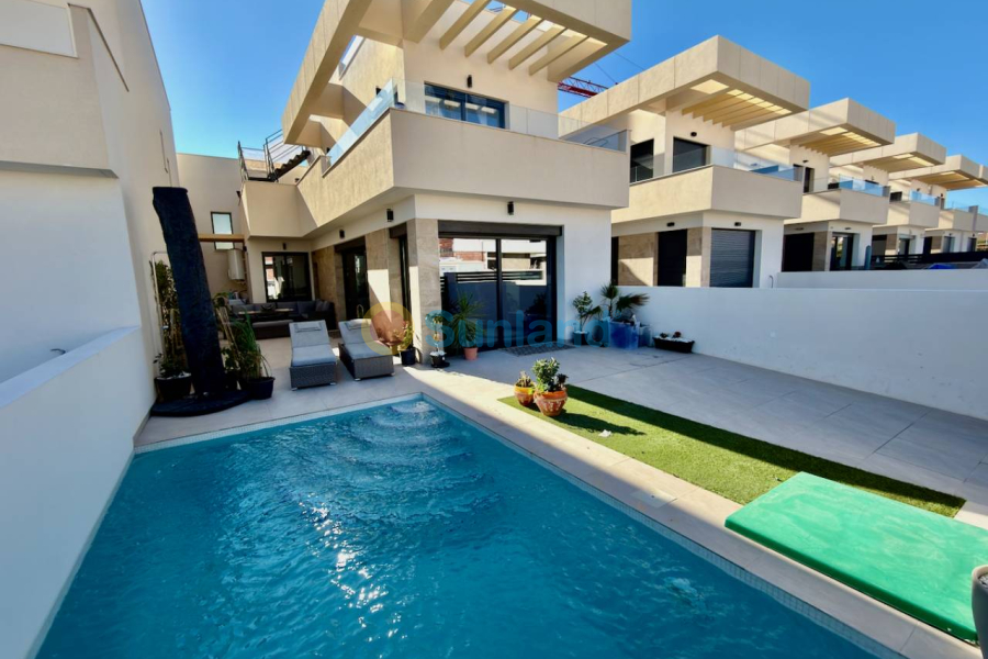 Resale - Villa - Los Montesinos - 