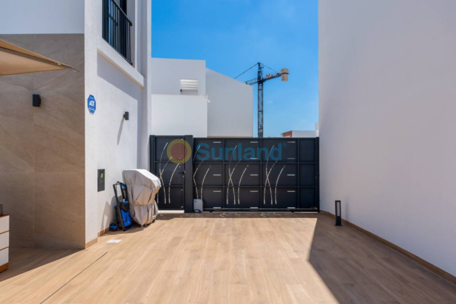 Вторичка - Bилла - Ciudad Quesada