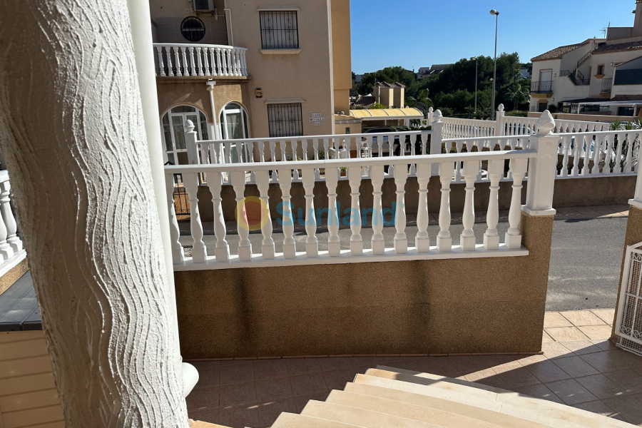 Resale - Villa - Orihuela Costa - Villamartin
