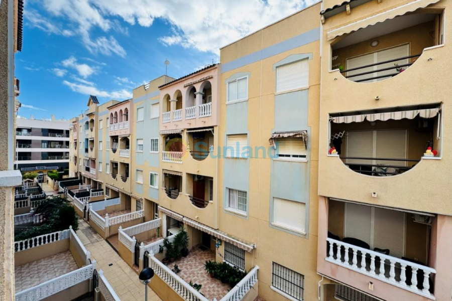 Resale - Apartment - La Mata - 