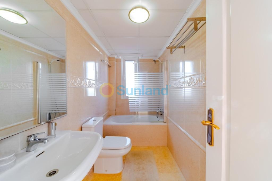 Segunda mano - V - Torrevieja - Torre la mata