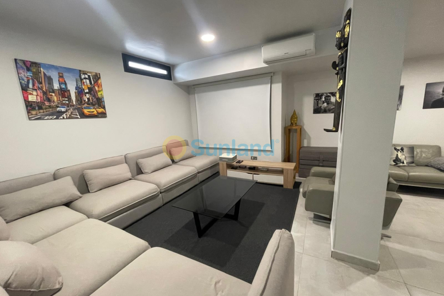 Använda fastigheter - Villa - Orihuela Costa - Villamartin