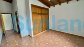 Resale - Country house - Orihuela