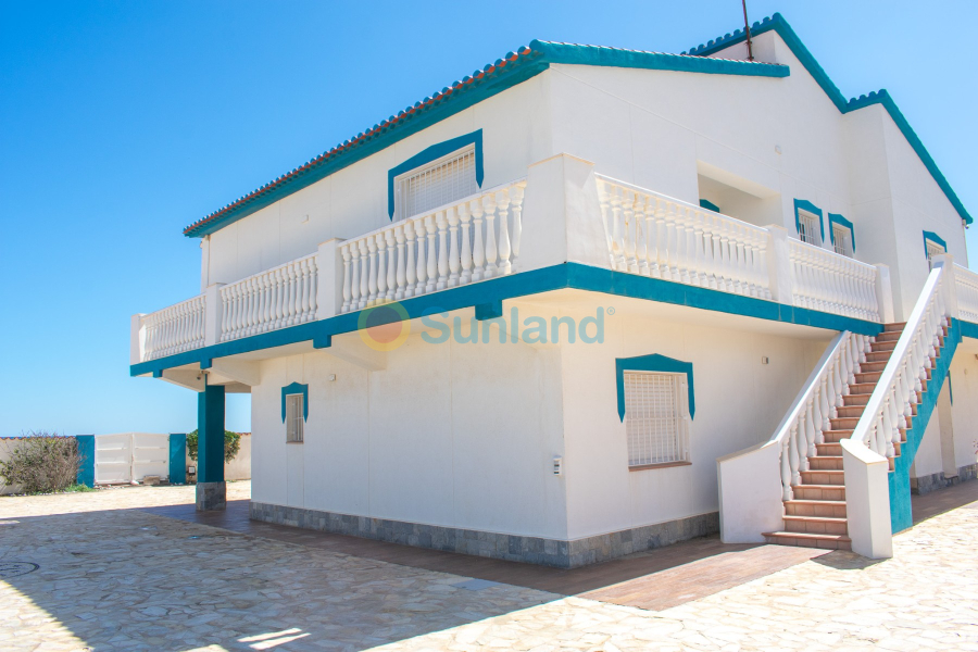 Resale - Villa - La Manga del Mar Menor - 