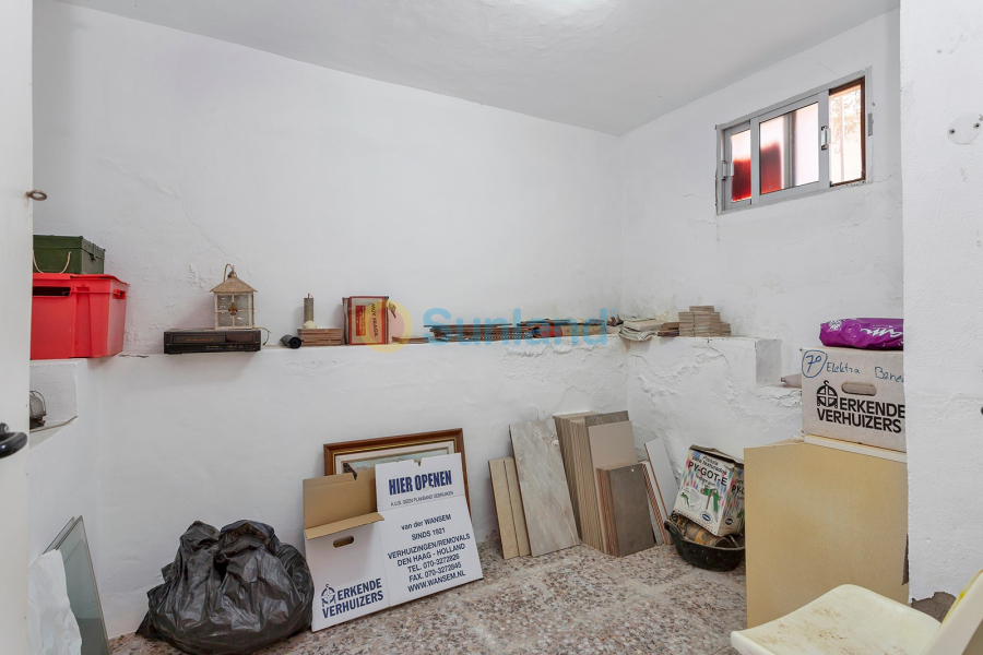 Resale - Villa - Torrevieja - 