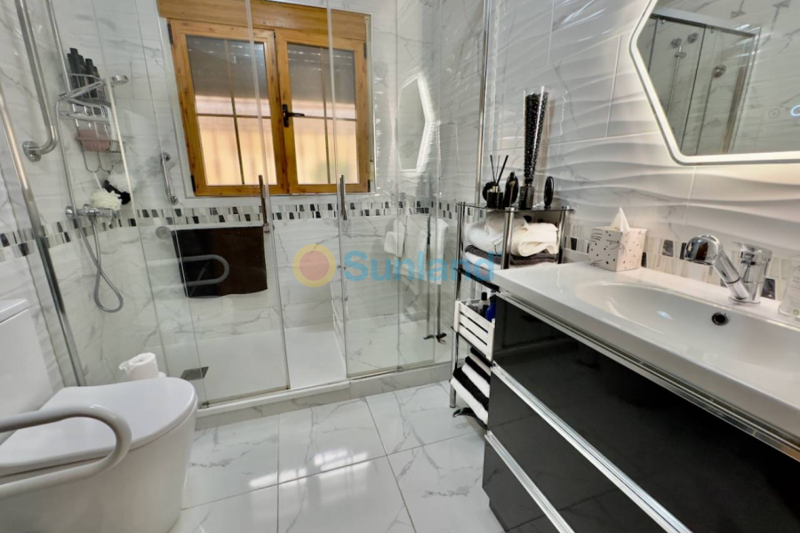 Resale - Villa - Benijofar