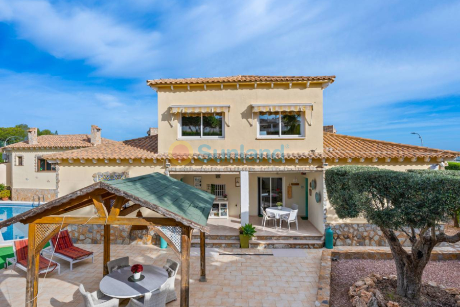 Brukte eiendommer - Villa - Algorfa - Castillo de montemar