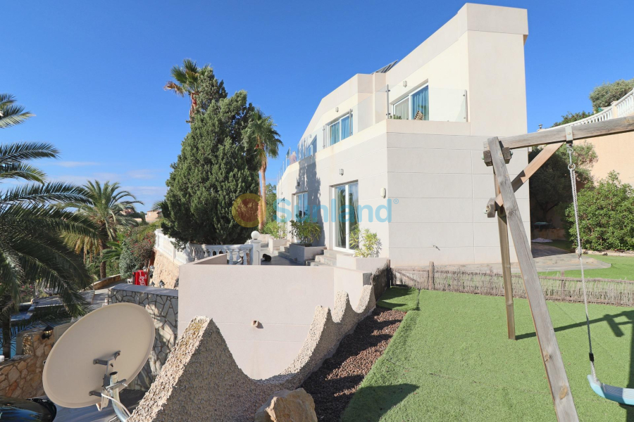 Resale - Villa - El Campello - 