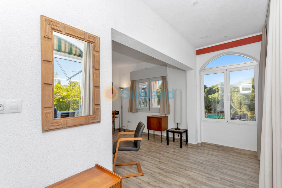 Resale - Villa - Torrevieja - 