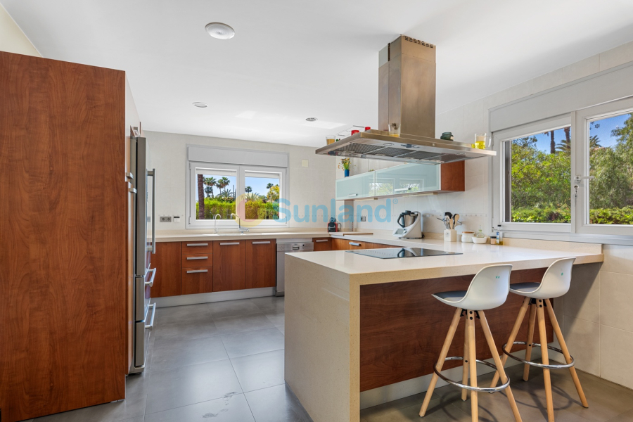 Resale - Villa - Elche/Elx