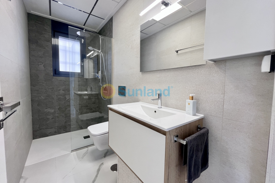 Resale - A - San Miguel De Salinas