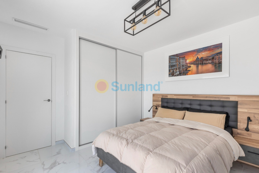 Resale - Villa - Los Montesinos - 