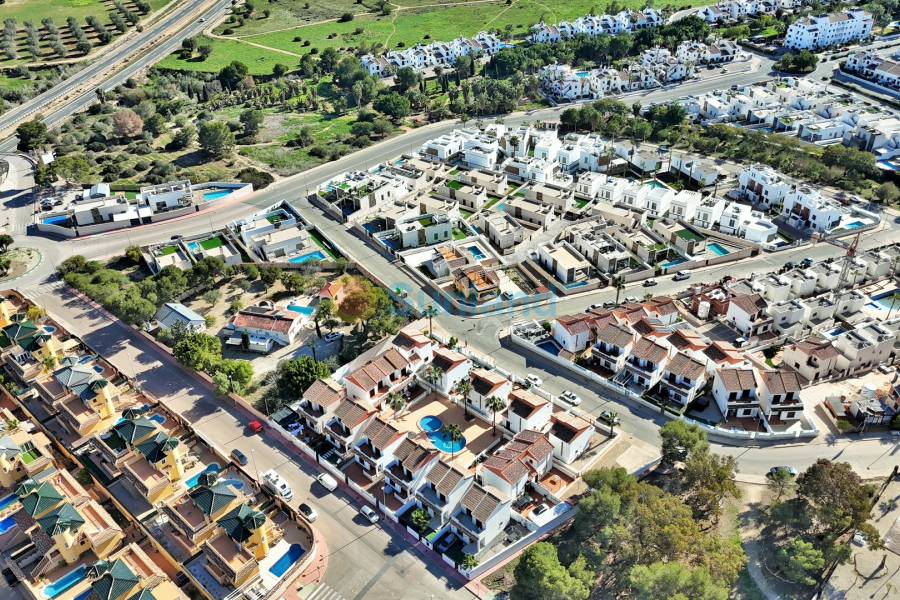 Använda fastigheter - Villa - Villamartin - PAU 8