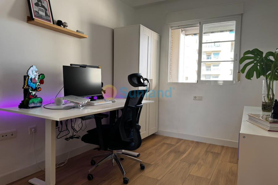 Segunda mano - Apartamento - Guardamar del Segura - Puerto Deportivo