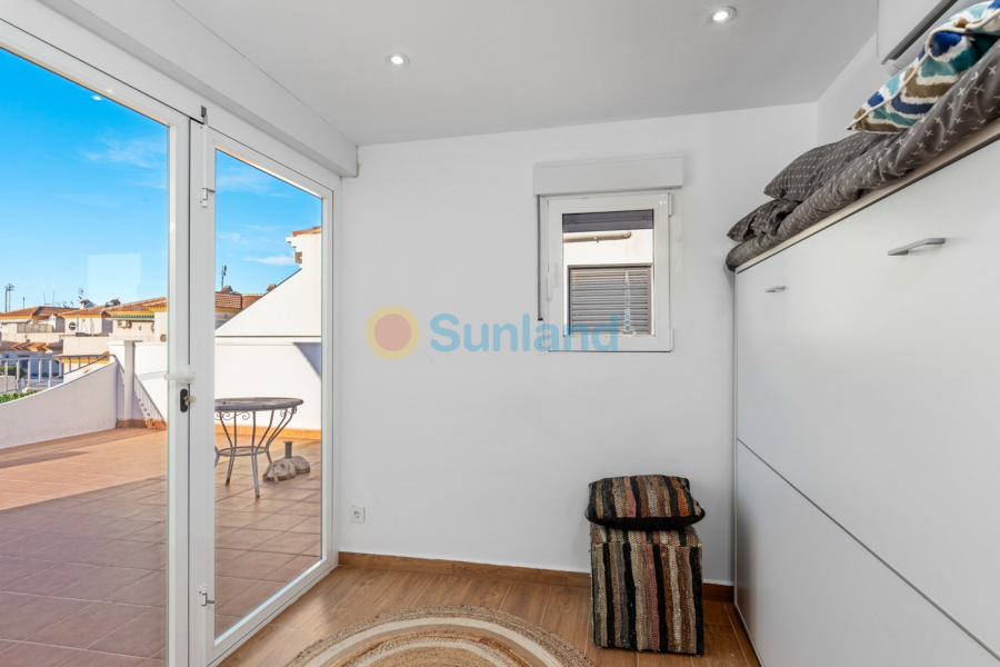 Resale - 3. Semi - Detached Villa - Orihuela Costa